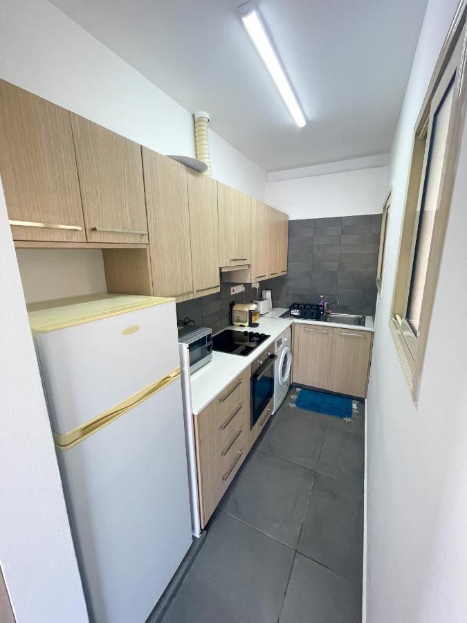 High Speed Holiday Apartment Larnaca Exteriör bild